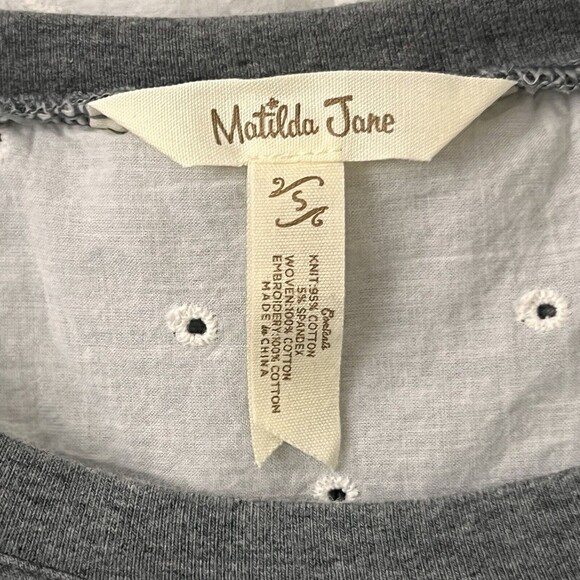 Matilda Jane Womens Size Small Gray & White Eyelet Lace In the Clouds Tunic Top - Picture 4 of 4